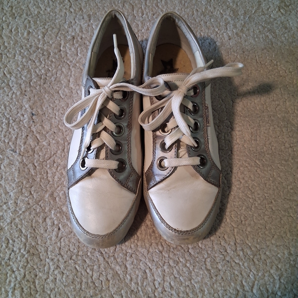 Mephisto Women's White and Silver Leather Sneakers 9.5